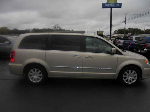 2014 Chrysler Town & Country Touring