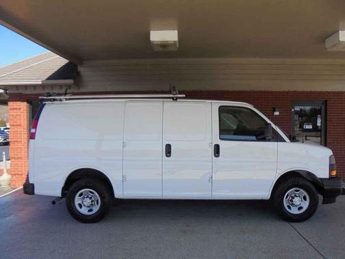 2022 Chevrolet Express 2500 RWD 2500 Regular Wheelbase WT