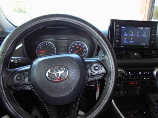 Super White 2020 Toyota RAV4 LE