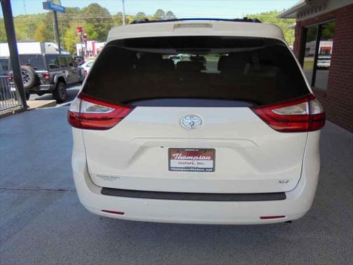 2017 Toyota Sienna XLE Premium