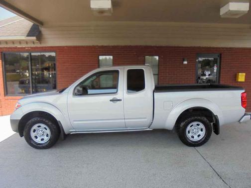 Brilliant Silver Metallic 2019 Nissan Frontier S