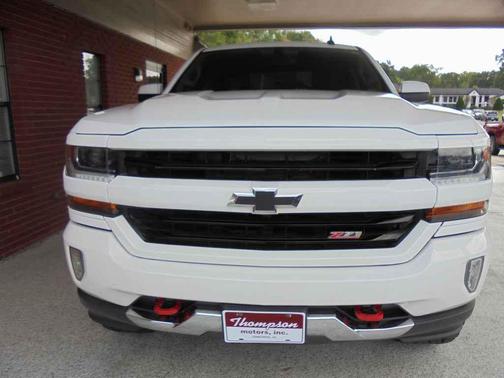 Summit White 2018 Chevrolet Silverado 1500 2LT