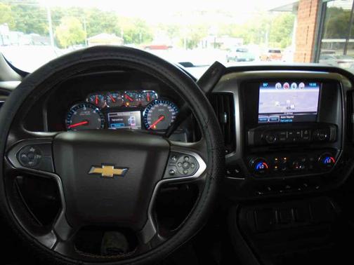 Summit White 2018 Chevrolet Silverado 1500 2LT