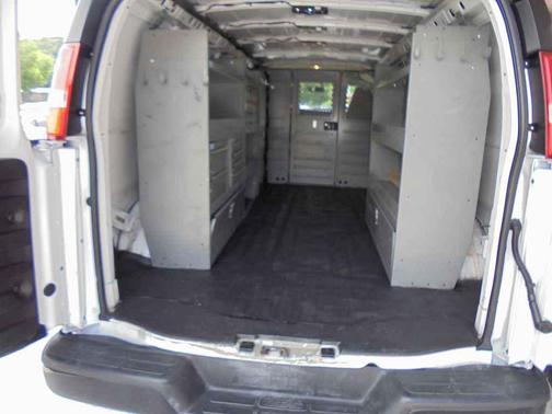Summit White 2018 Chevrolet Express 2500 LT