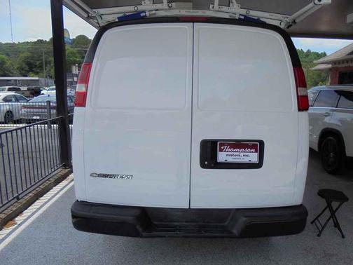Summit White 2018 Chevrolet Express 2500 LT