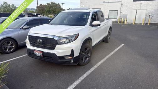 White 2022 Honda Ridgeline RTL
