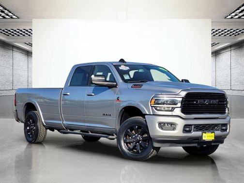 Billet Silver Metallic Clearcoat 2022 RAM 3500 LARAMIE
