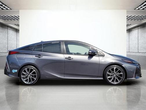 2021 Toyota Prius Prime LE