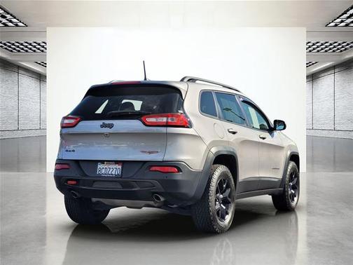 Billet Silver Metallic Clearcoat 2018 Jeep Cherokee TRAILHAWK