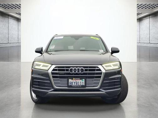 Manhattan Gray Metallic 2018 Audi Q5 2.0T QUATTRO TECH PREMIUM PLUS