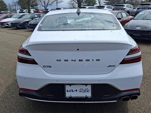 2022 Genesis G70 2.0T AWD
