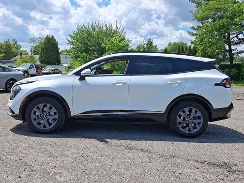 Snow White Pearl 2023 Kia Sportage Hybrid SX-Prestige