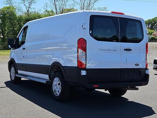 2022 Ford Transit-250 Base