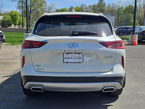 2022 INFINITI QX50 LUXE AWD