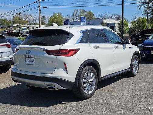 2022 INFINITI QX50 LUXE AWD