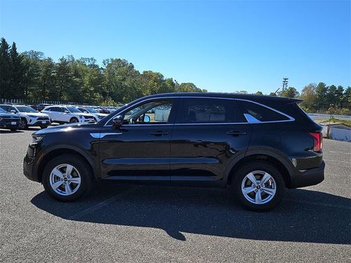 2022 Kia Sorento LX