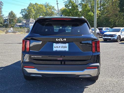 2025 Kia Sorento S