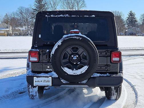 2022 Jeep Wrangler Sport