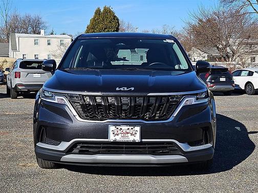 2023 Kia Carnival LX