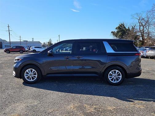 2023 Kia Carnival LX