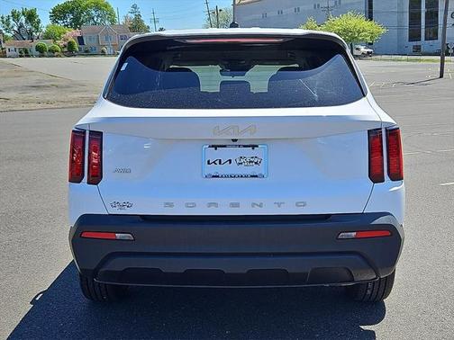 2022 Kia Sorento LX
