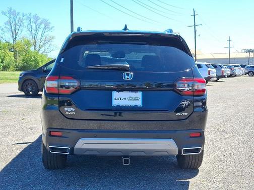 Crystal Black Pearl 2023 Honda Pilot AWD Elite