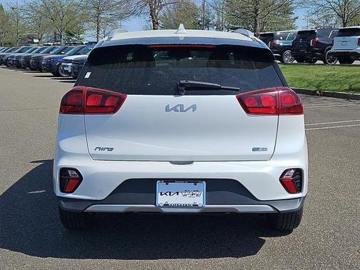 2022 Kia Niro LXS