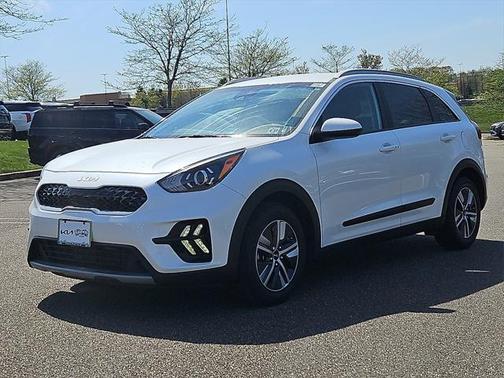 2022 Kia Niro LXS