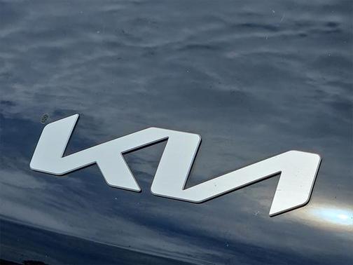 2022 Kia Carnival LXS