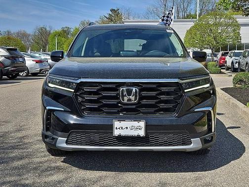 2023 Honda Pilot AWD Elite