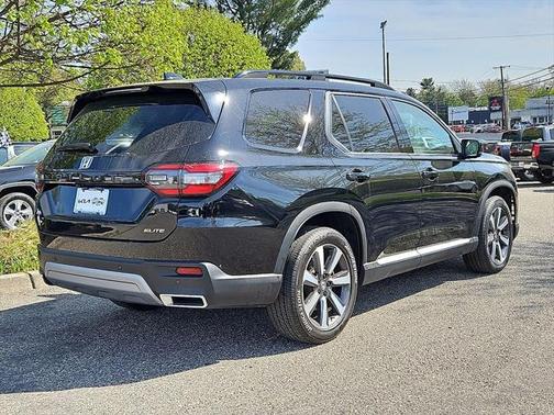 2023 Honda Pilot AWD Elite