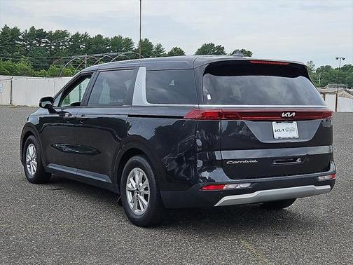 2022 Kia Carnival LXS