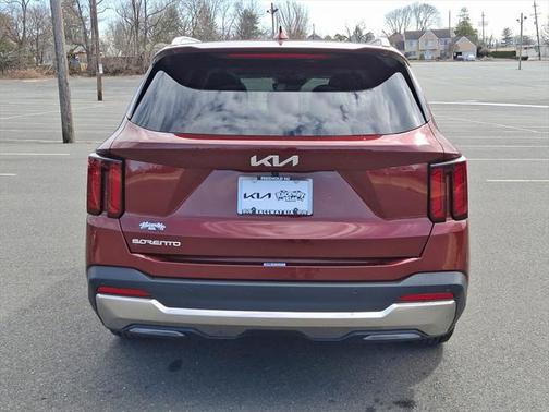 2024 Kia Sorento S