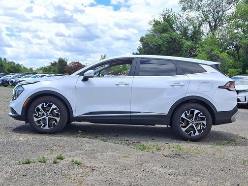 Glacial White Pearl 2023 Kia Sportage EX