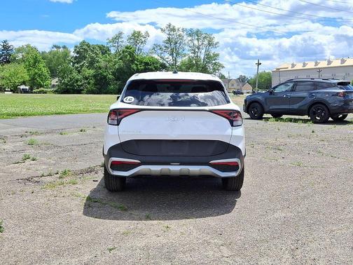 Glacial White Pearl 2023 Kia Sportage EX