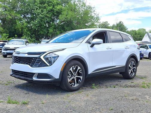 Glacial White Pearl 2023 Kia Sportage EX