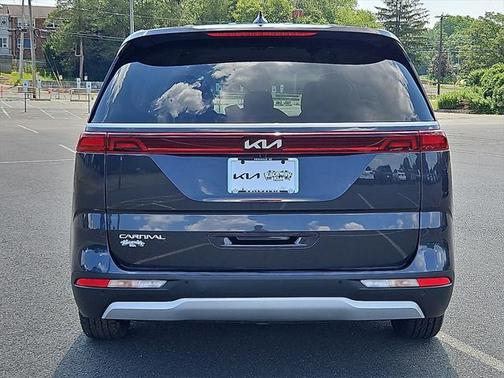 2023 Kia Carnival LX