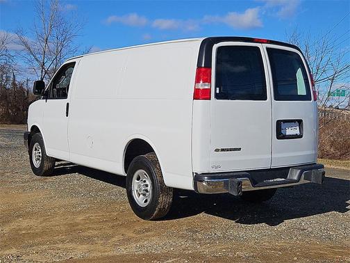 2024 Chevrolet Express 2500 RWD 2500 Regular Wheelbase WT