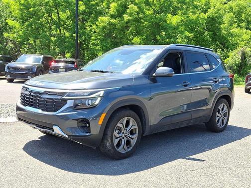 Gravity Gray 2024 Kia Seltos S