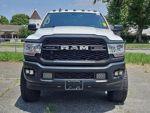 2019 RAM 2500 Tradesman Crew Cab 4x4 8' Box