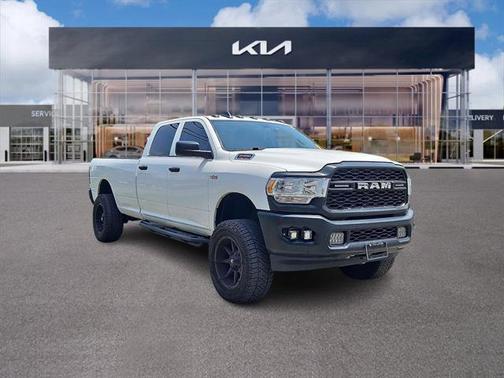2019 RAM 2500 Tradesman Crew Cab 4x4 8' Box