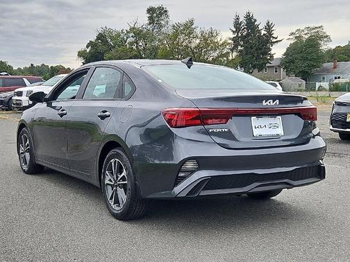 Gravity Gray 2023 Kia Forte LXS