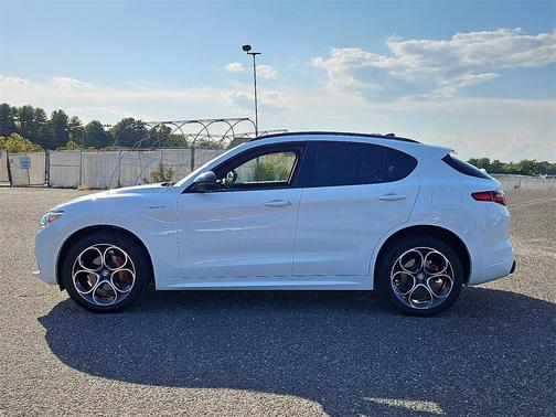 2023 Alfa Romeo Stelvio Veloce AWD
