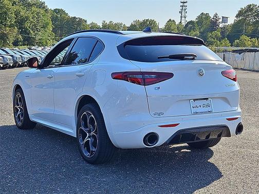 2023 Alfa Romeo Stelvio Veloce AWD