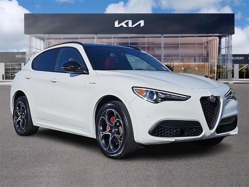2023 Alfa Romeo Stelvio Veloce AWD