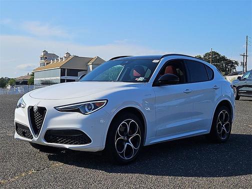 2023 Alfa Romeo Stelvio Veloce AWD