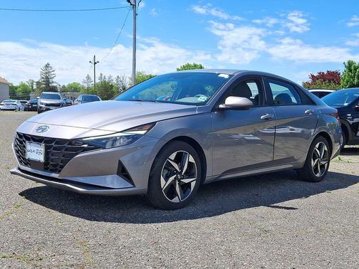 Fluid Metal 2023 Hyundai ELANTRA SEL