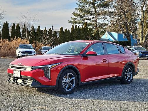2025 Kia K4 LXS