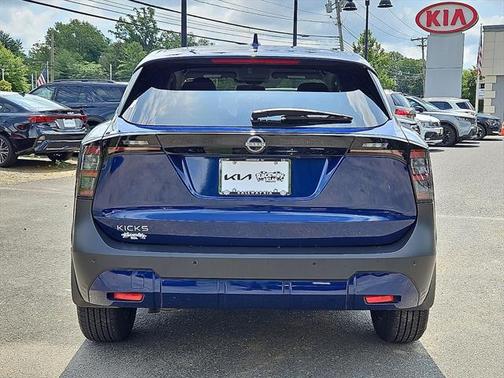2025 Nissan Kicks SV