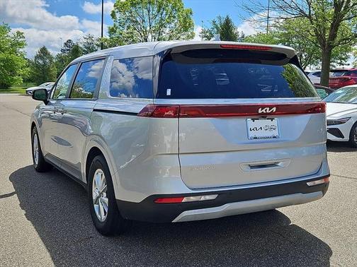 2023 Kia Carnival LX